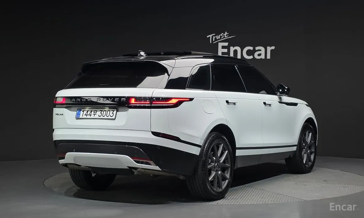 Фото 2 - Land Rover Range Rover Velar