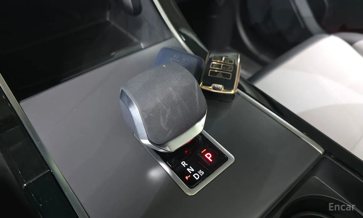 Фото 9 - Land Rover Range Rover Velar