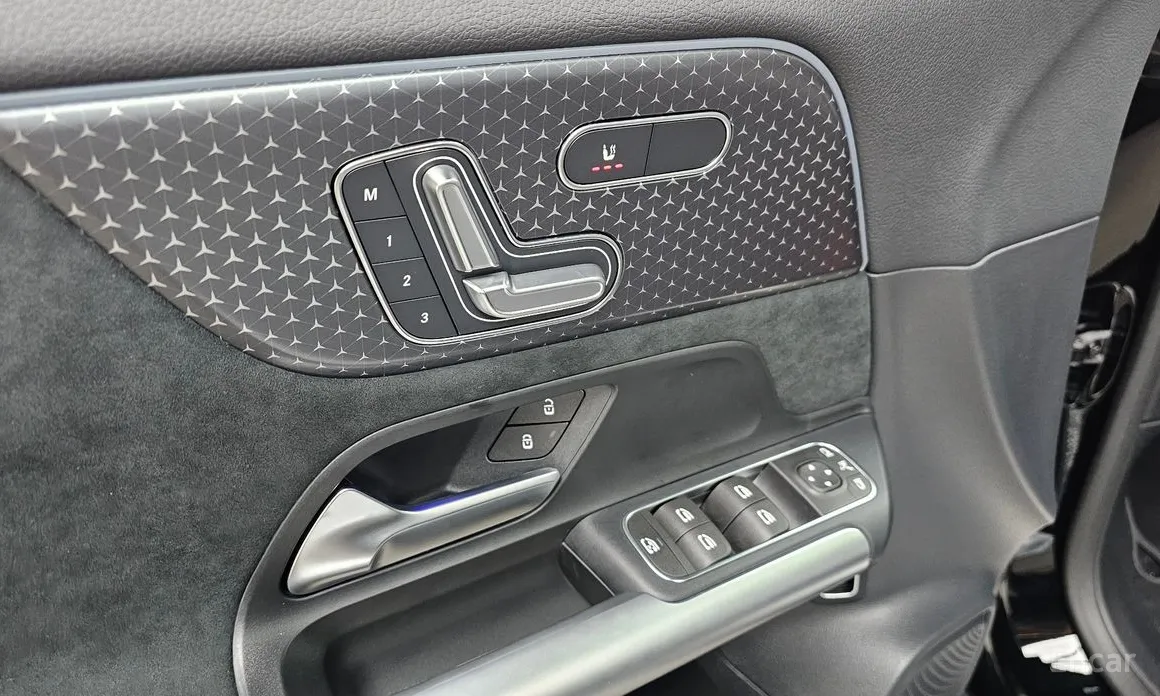 Фото 14 - Mercedes-Benz GLA-Class