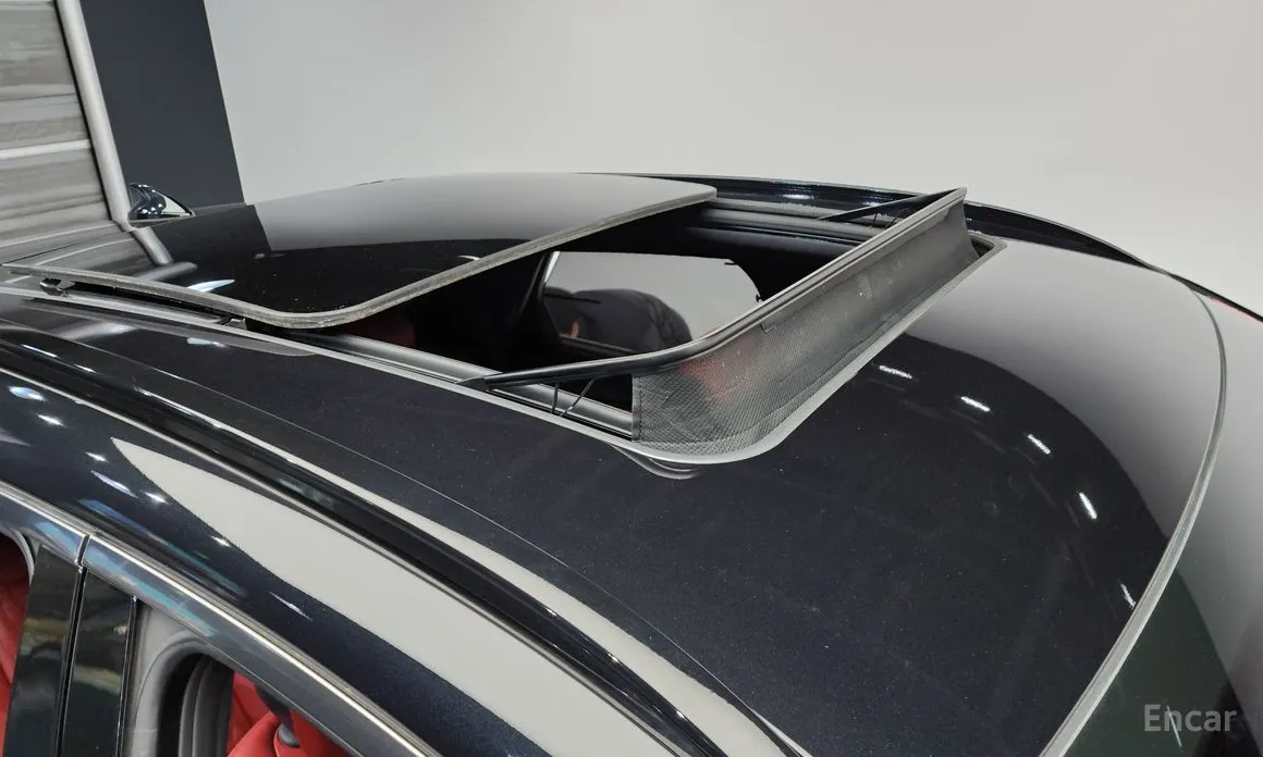 Photo 19 - Genesis GV70