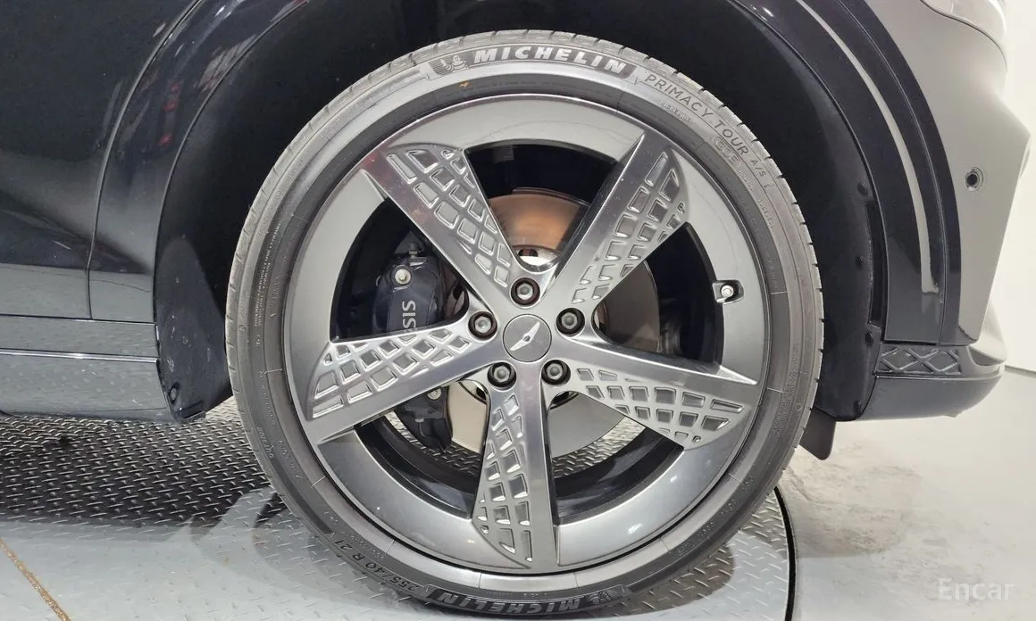 Photo 5 - Genesis GV70