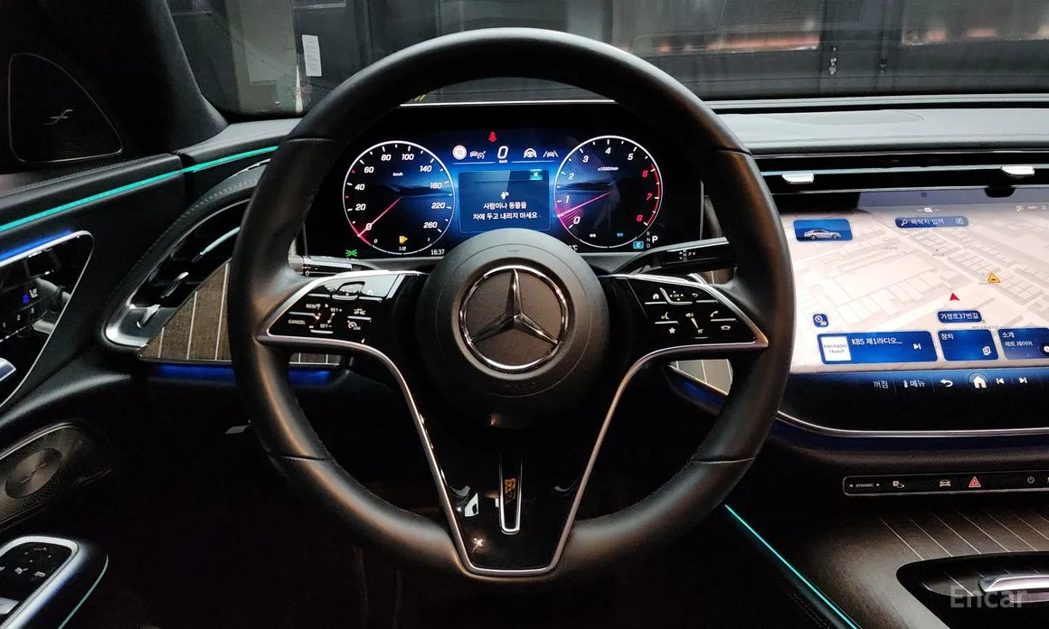 Фото 13 - Mercedes-Benz E-Class