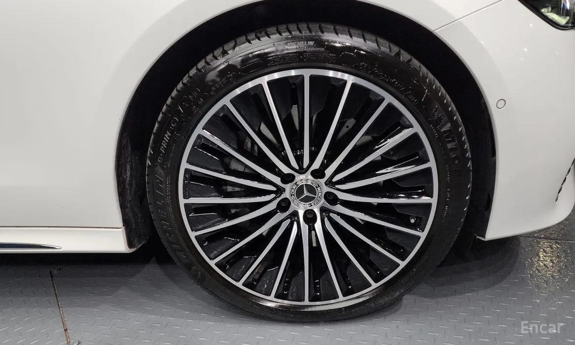 Фото 5 - Mercedes-Benz E-Class