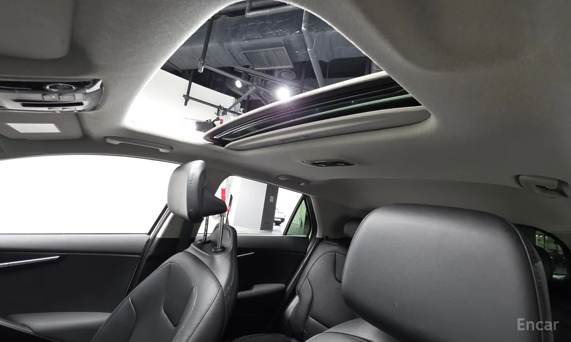 Фото 17 - Kia Niro