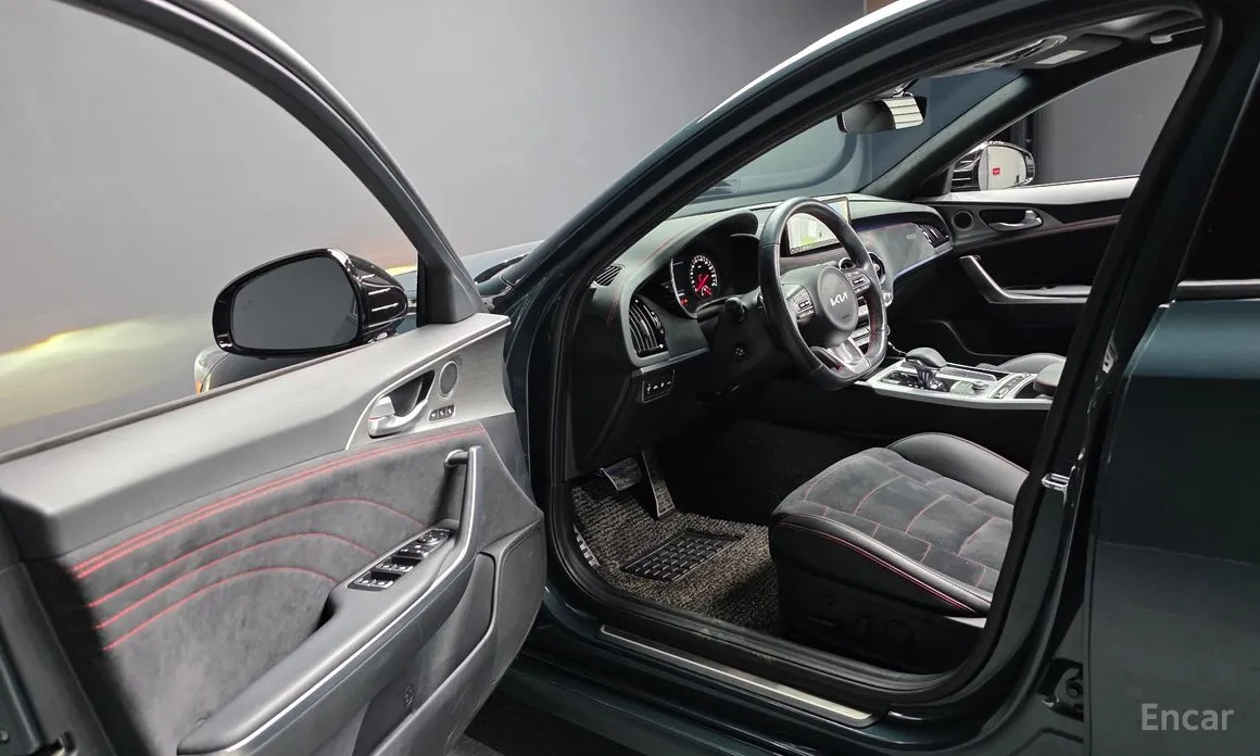 Фото 10 - Kia Stinger