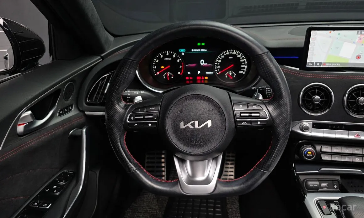 Фото 13 - Kia Stinger