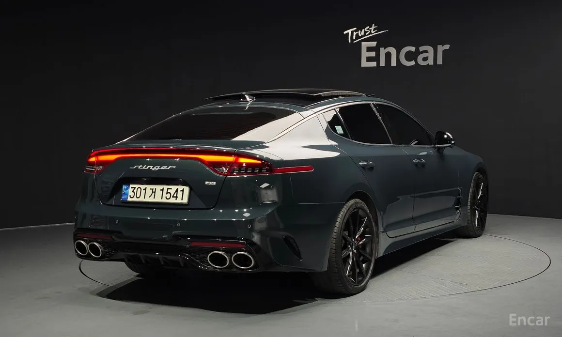 Фото 2 - Kia Stinger