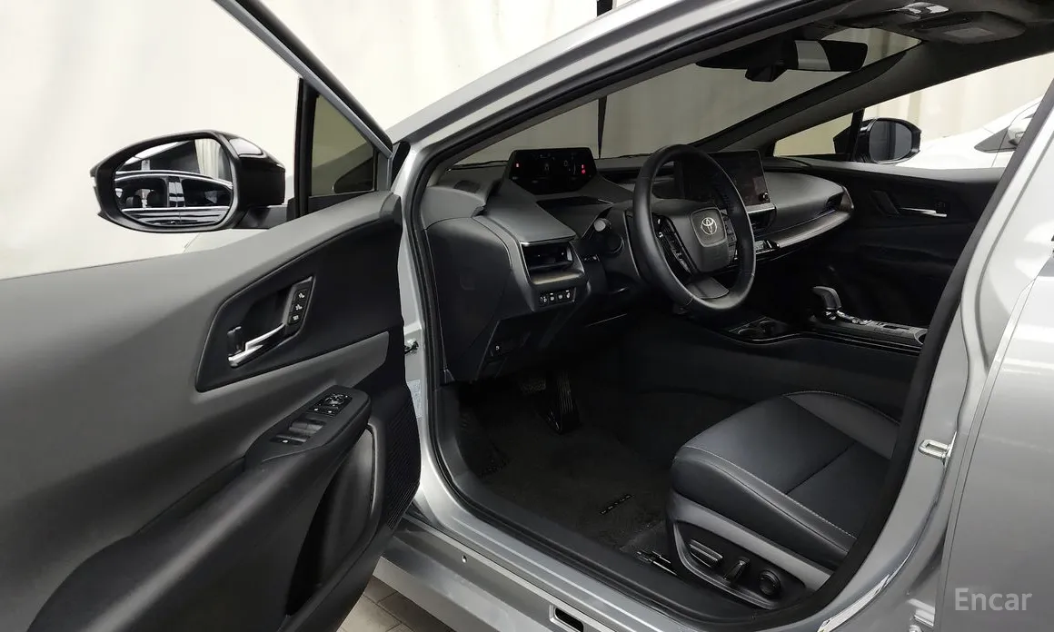 Фото 10 - Toyota Prius