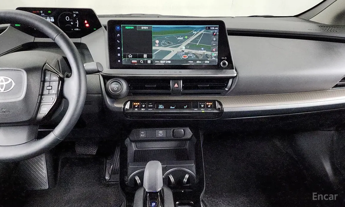 Фото 14 - Toyota Prius