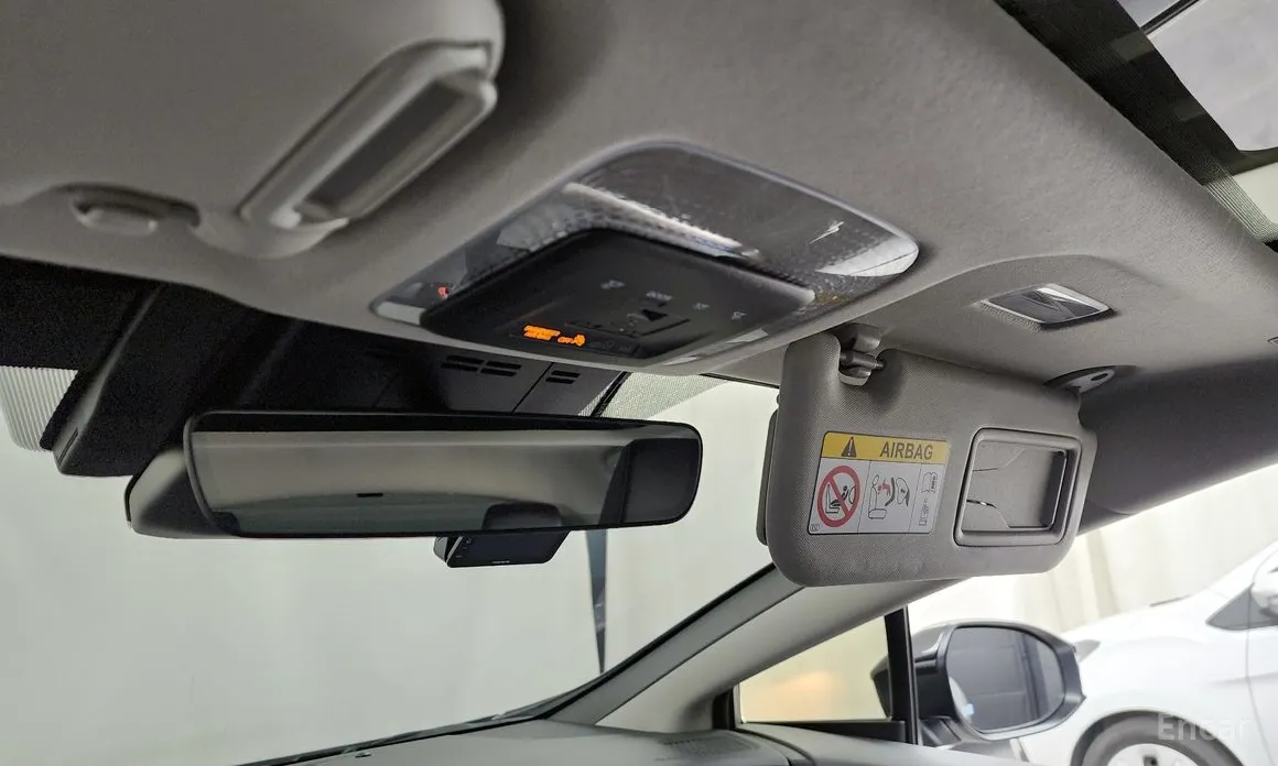 Фото 17 - Toyota Prius