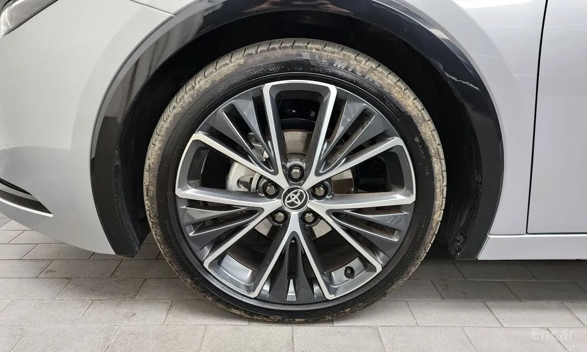 Фото 5 - Toyota Prius