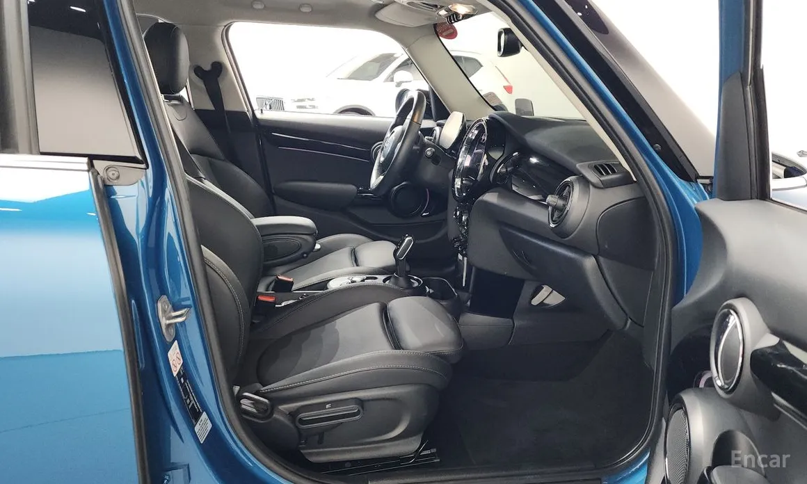 Фото 11 - Mini Cooper