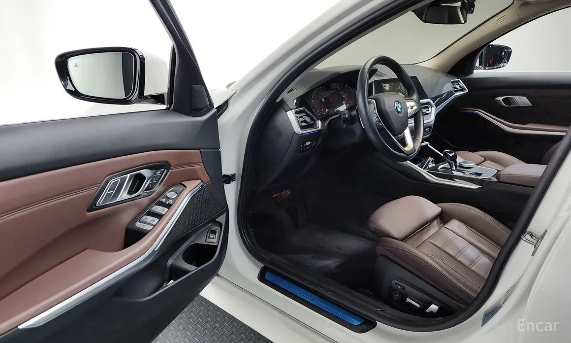 Photo 10 - BMW 3 Series