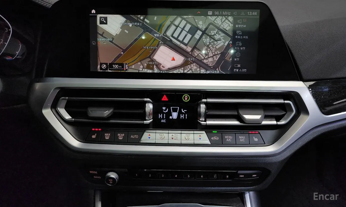 Photo 15 - BMW 3 Series