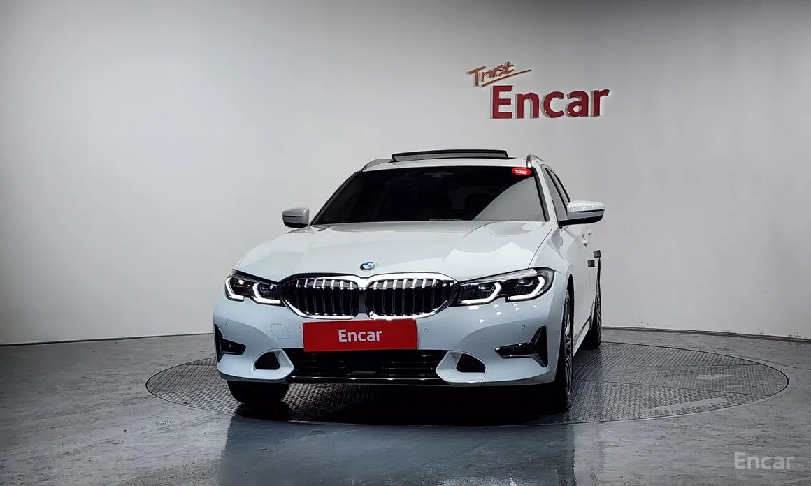 Photo 3 - BMW 3 Series