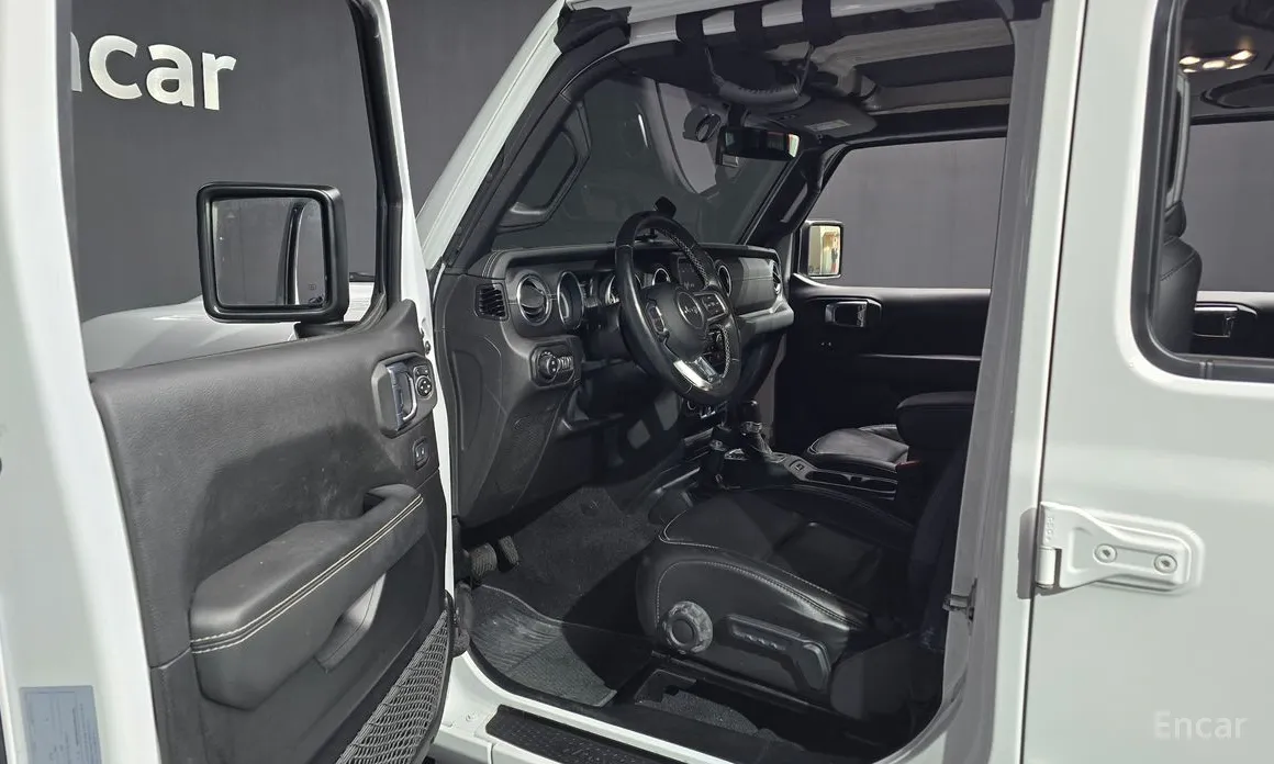 Фото 10 - Jeep Wrangler