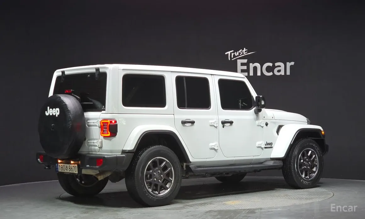 Фото 2 - Jeep Wrangler