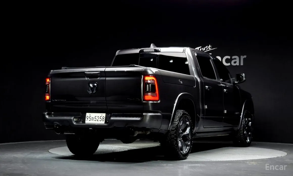 Фото 2 - Dodge Ram Pickup