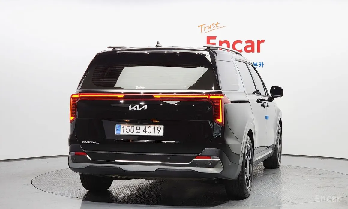 Фото 4 - Kia Carnival