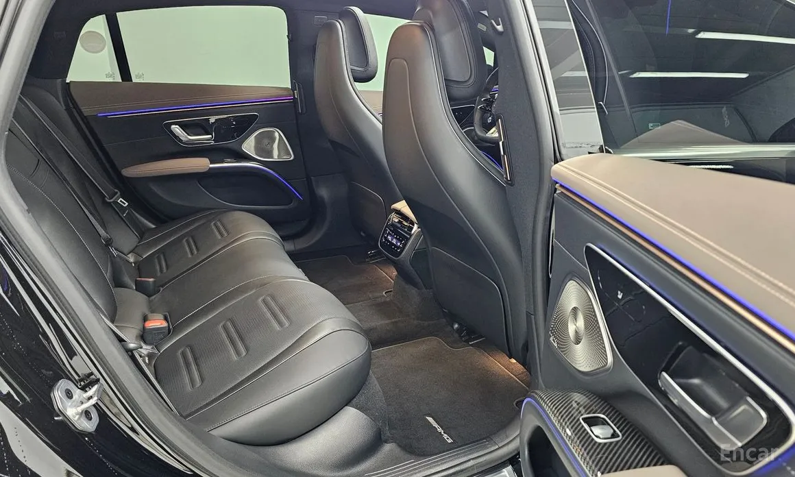 Фото 10 - Mercedes-Benz EQS