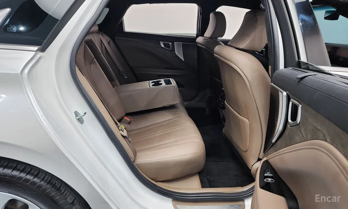 Фото 12 - Kia K8