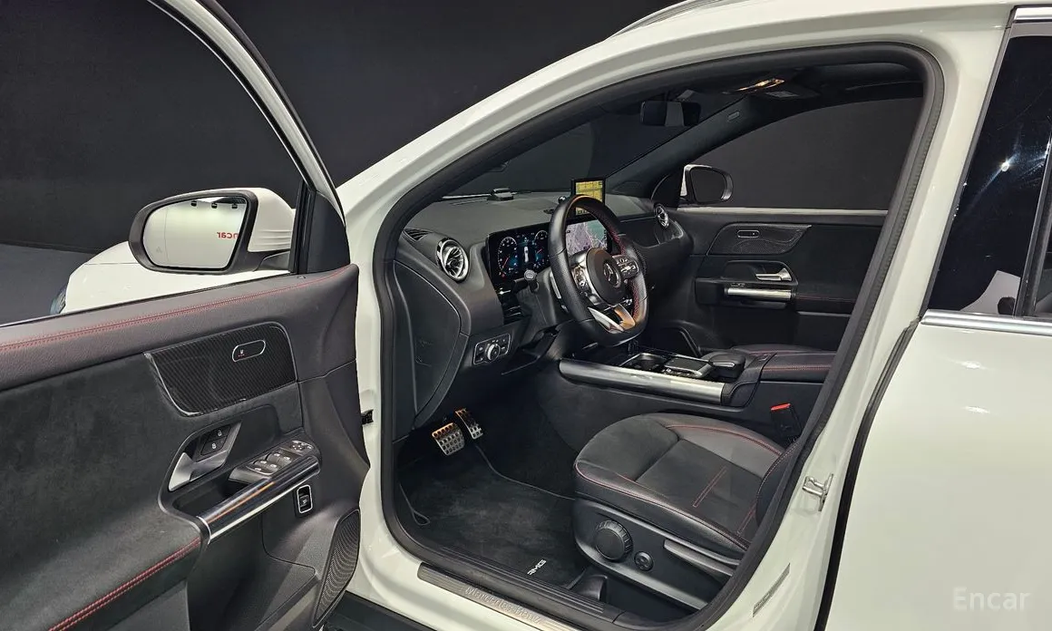 Фото 11 - Mercedes-Benz GLA-Class