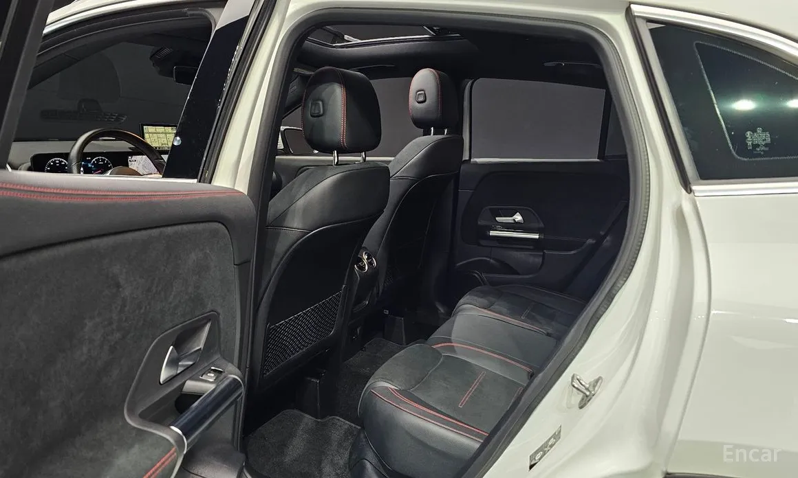 Фото 12 - Mercedes-Benz GLA-Class