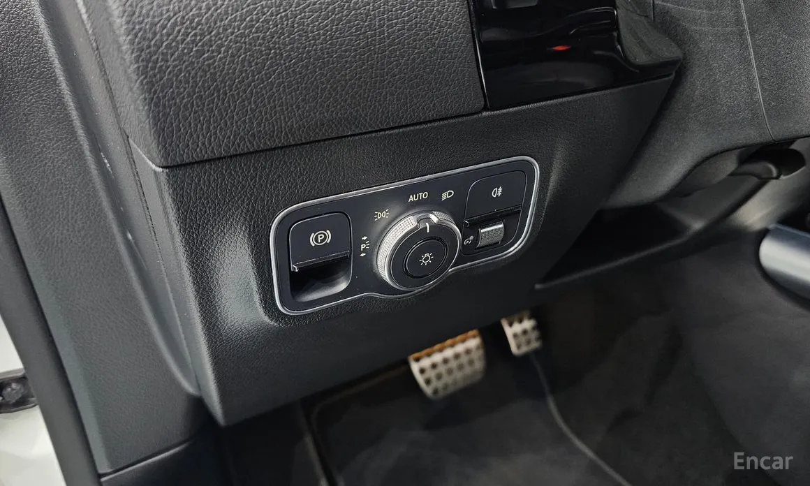 Фото 20 - Mercedes-Benz GLA-Class