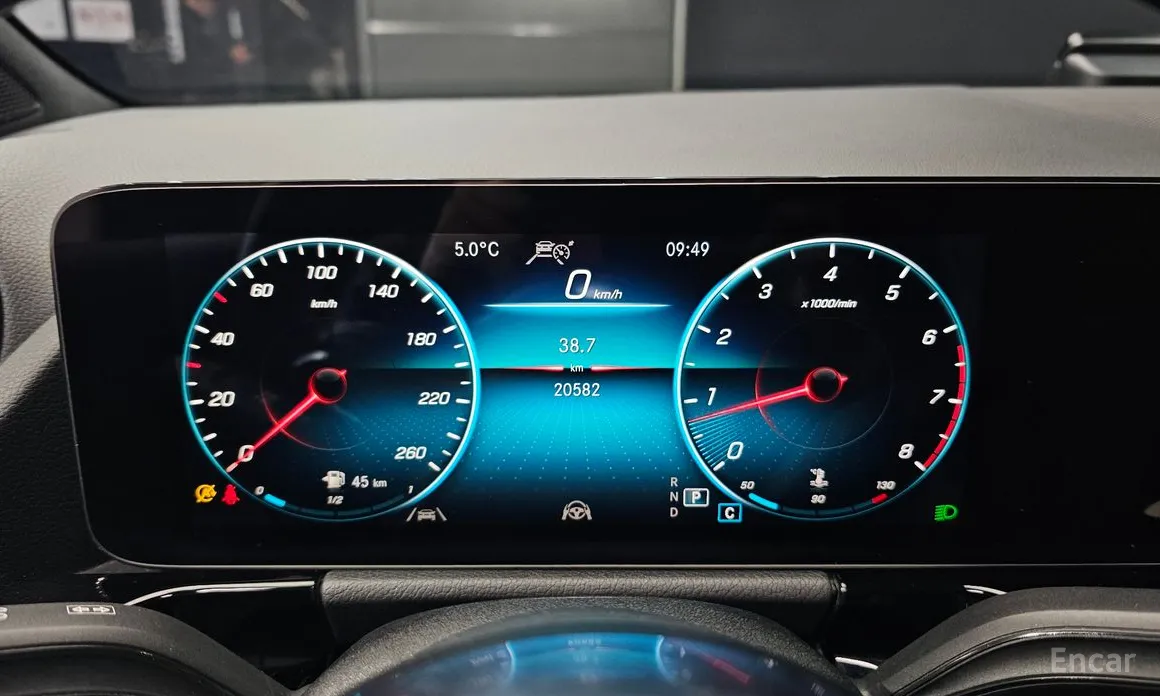 Фото 8 - Mercedes-Benz GLA-Class