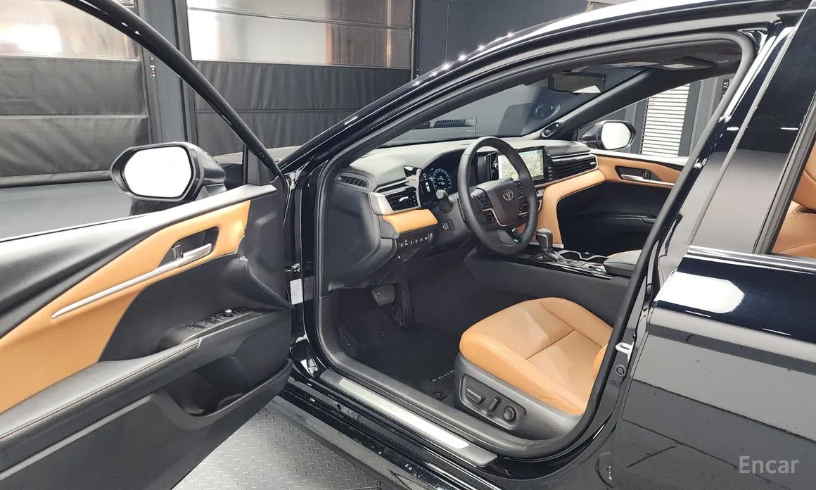 Фото 10 - Toyota Camry