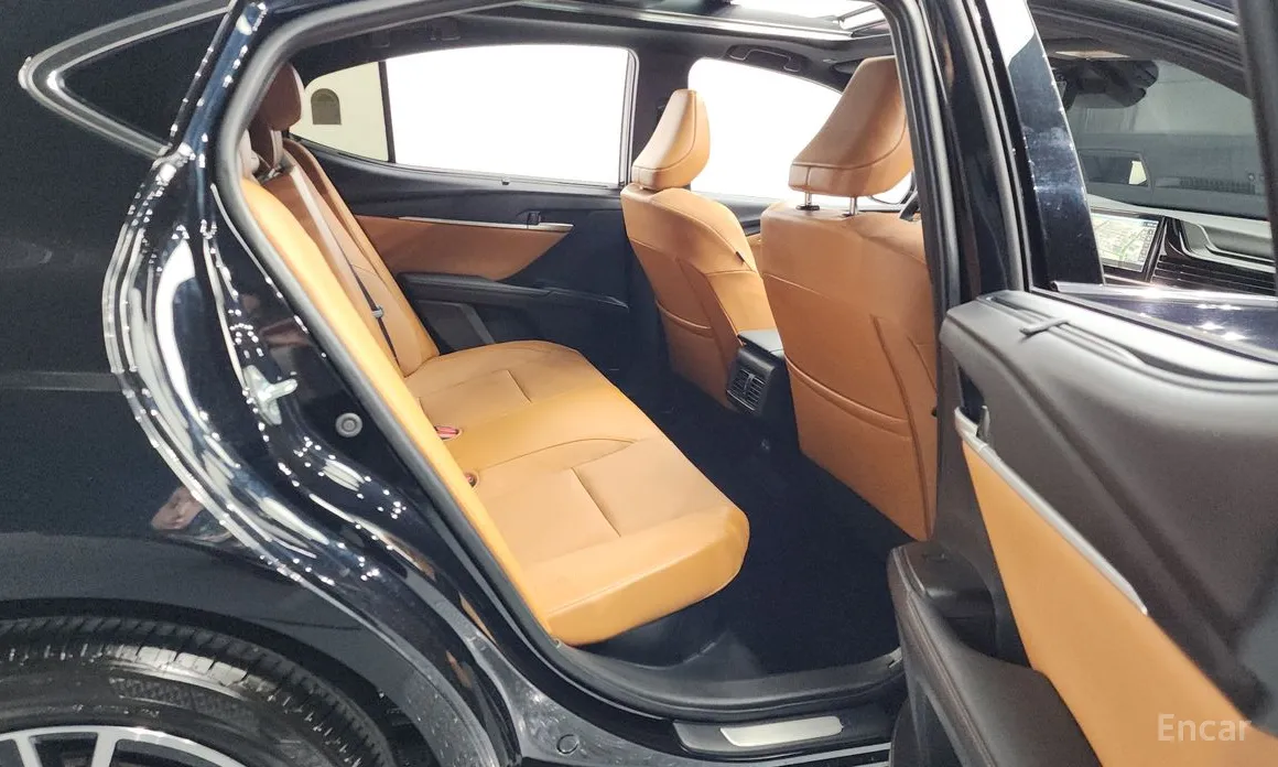 Фото 12 - Toyota Camry