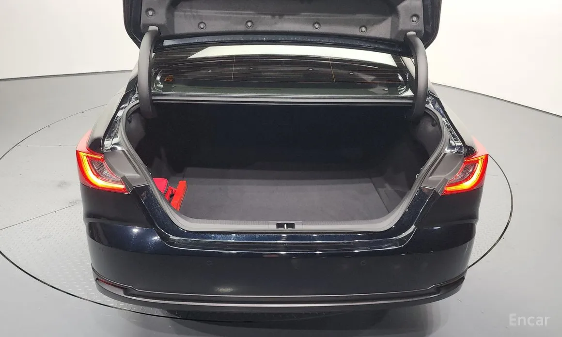 Фото 20 - Toyota Camry