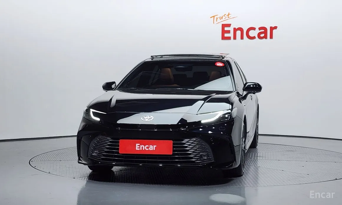 Фото 3 - Toyota Camry