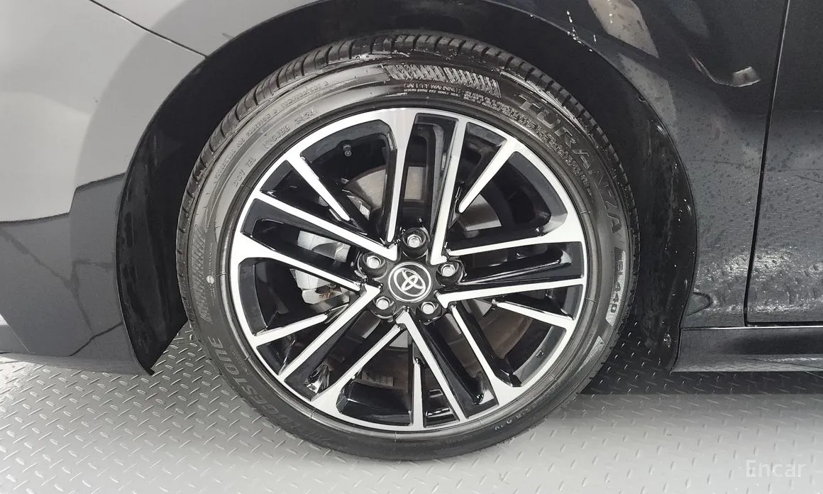 Фото 5 - Toyota Camry