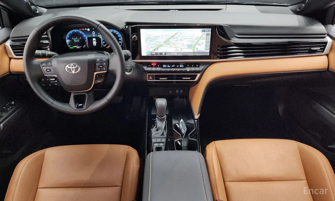 Фото 7 - Toyota Camry
