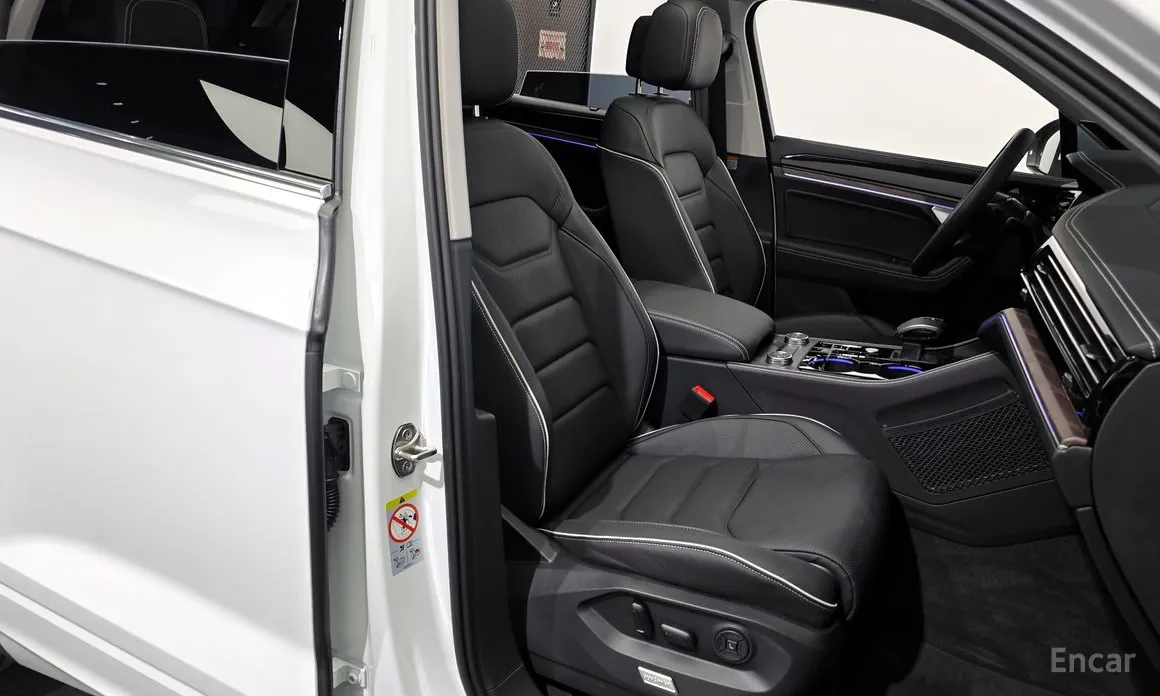 Фото 12 - Volkswagen Touareg