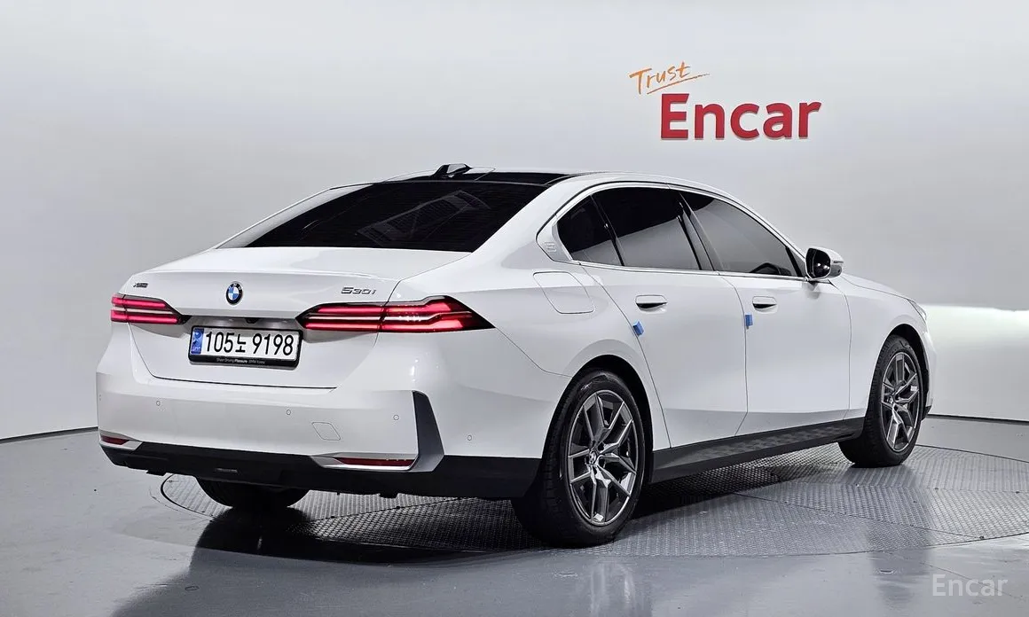 Фото 2 - BMW 5 Series