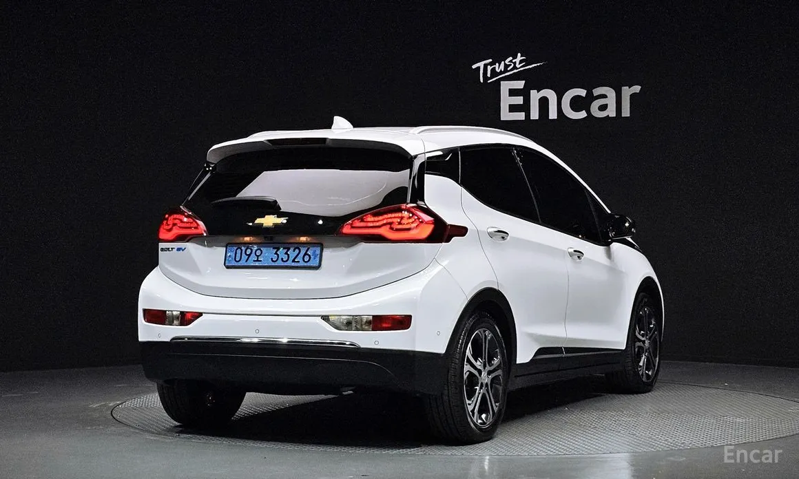 Фото 2 - Chevrolet Bolt EV
