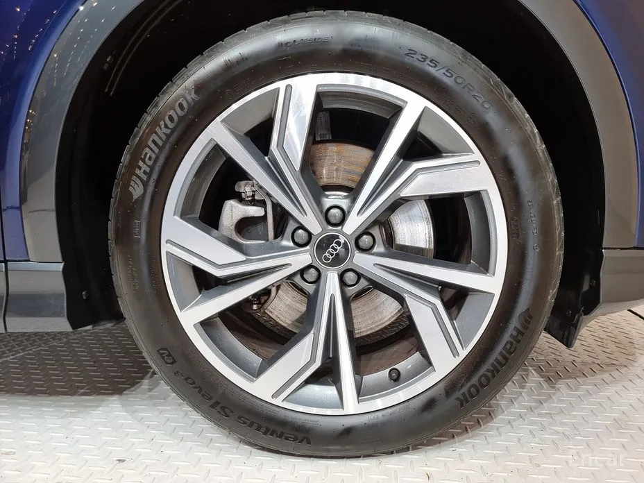 Фото 5 - Audi Q4 e-tron