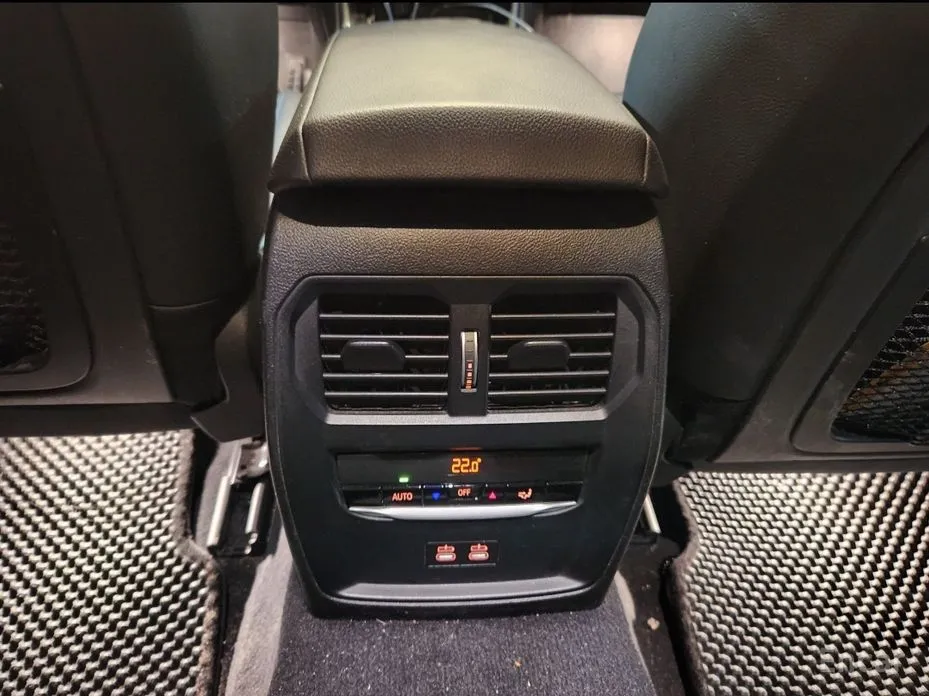 Photo 11 - BMW 3 Series