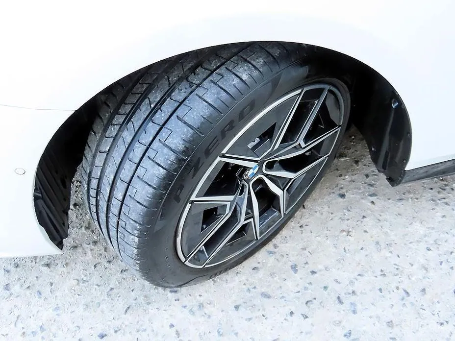 Фото 20 - BMW 5 Series