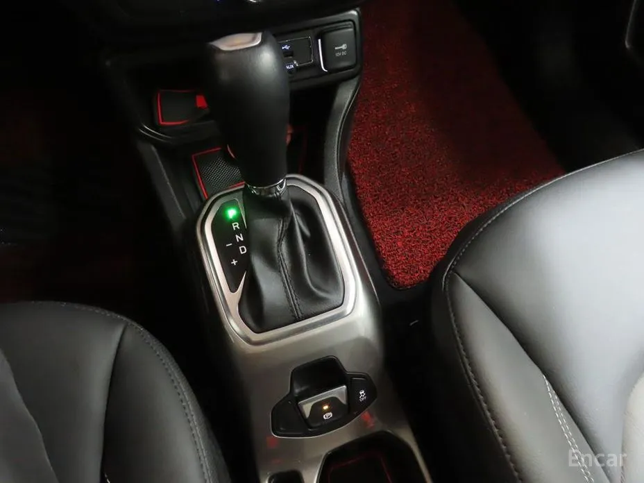 Фото 13 - Jeep Renegade