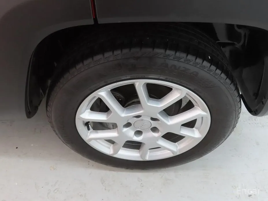 Фото 19 - Jeep Renegade