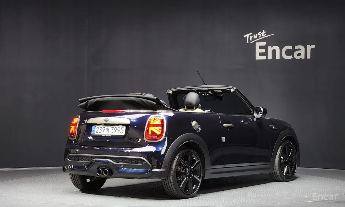 Фото 2 - Mini Cooper Convertible