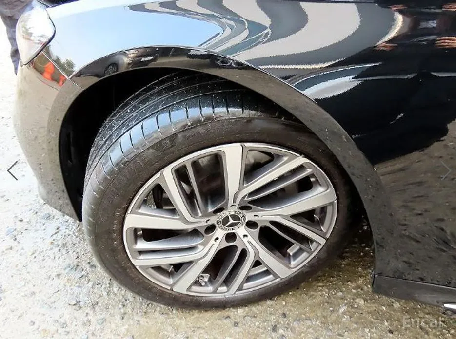 Фото 20 - Mercedes-Benz E-Class