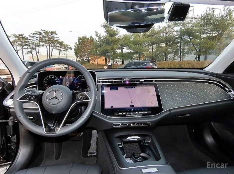 Фото 7 - Mercedes-Benz E-Class