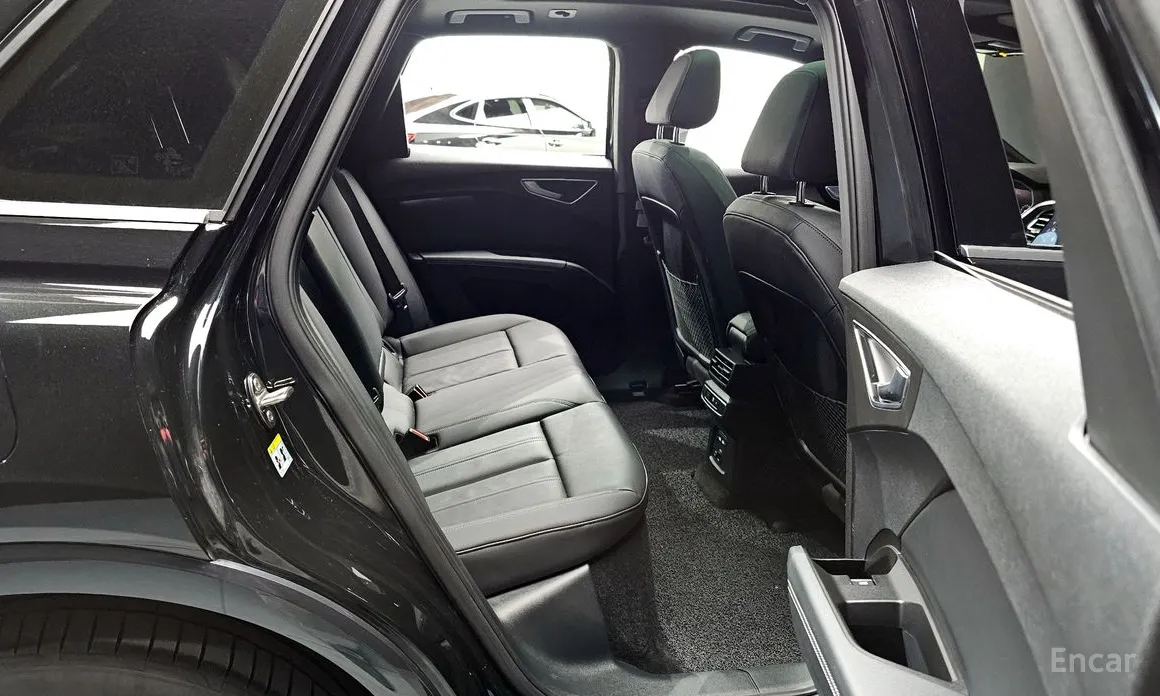 Фото 12 - Audi Q4 e-tron