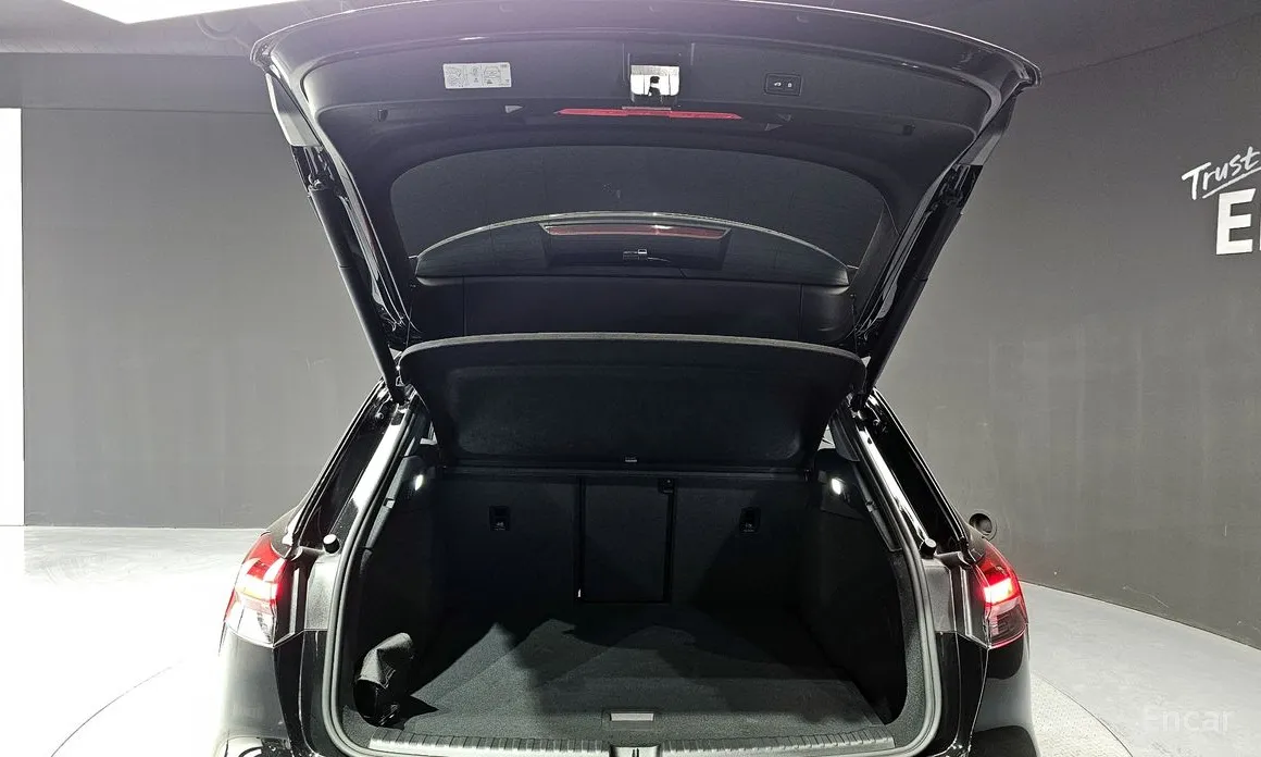 Фото 20 - Audi Q4 e-tron