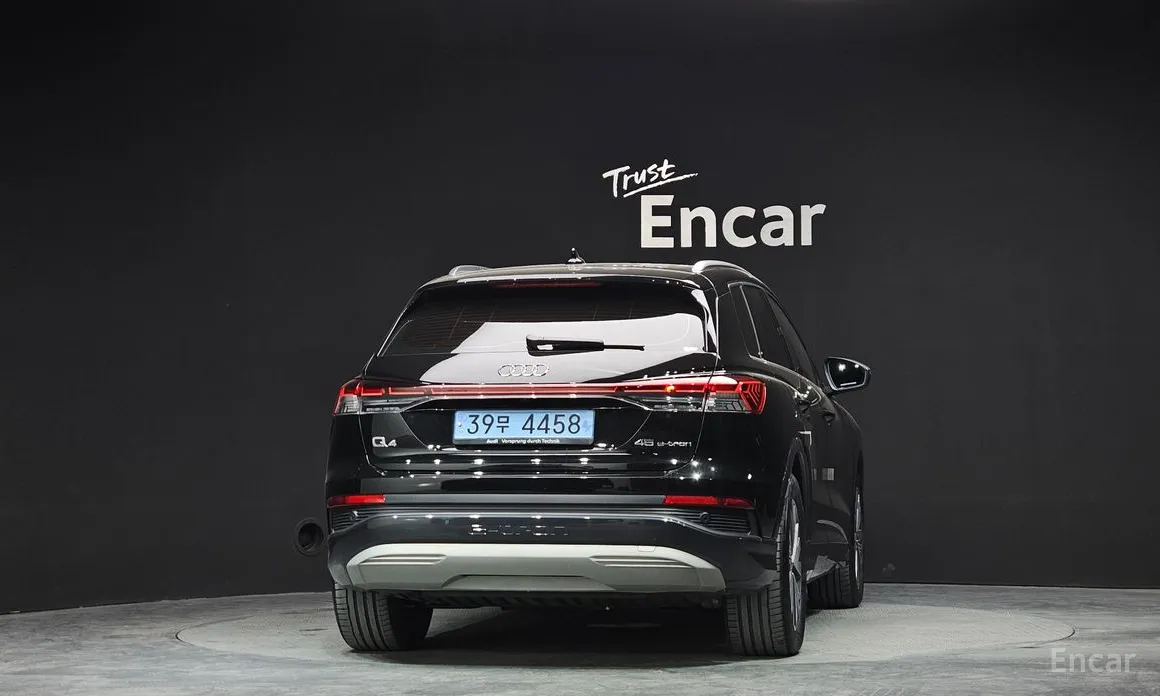 Фото 4 - Audi Q4 e-tron