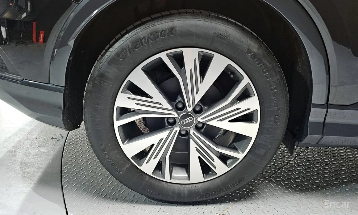 Фото 5 - Audi Q4 e-tron